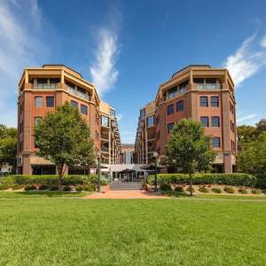 Amora Hotel Riverwalk Melbourne